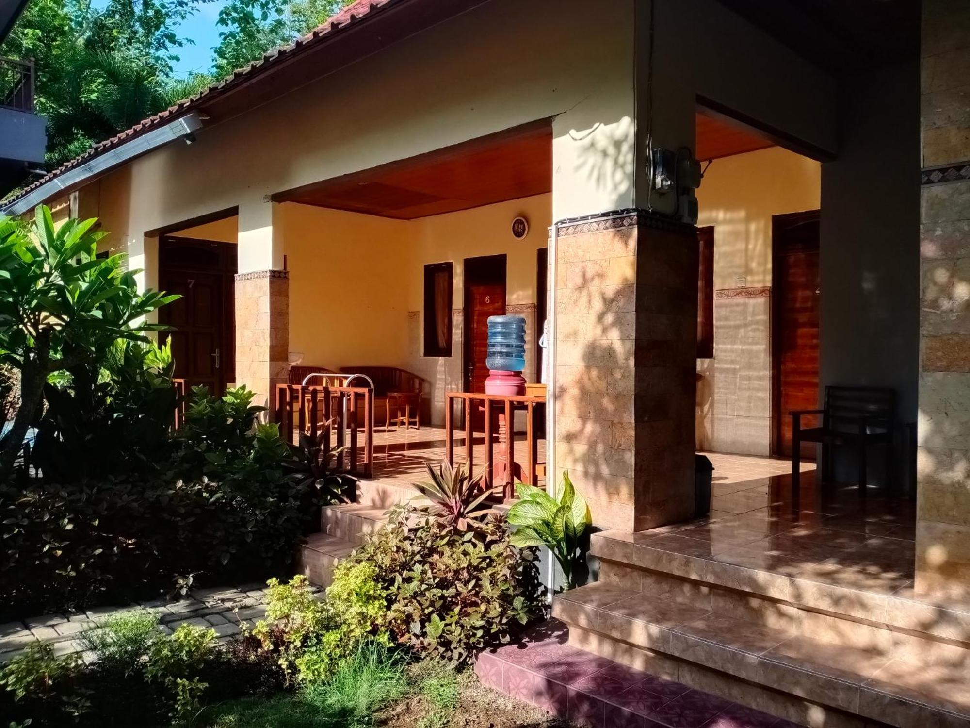 Visual Inn Toyapakeh Εξωτερικό φωτογραφία