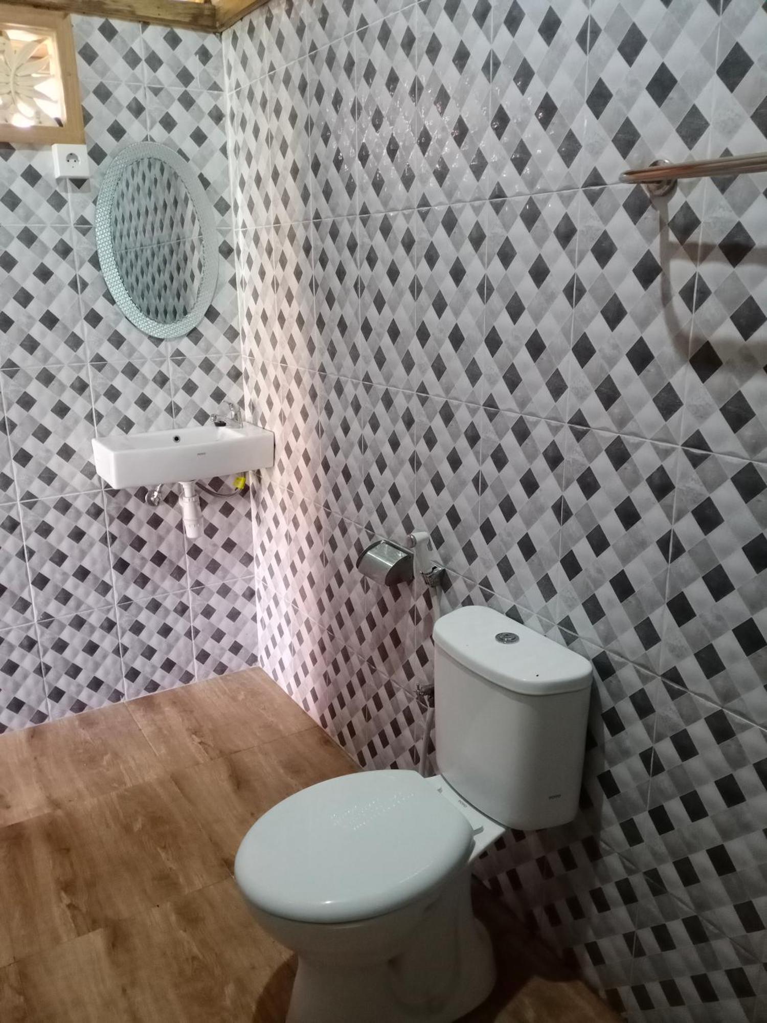 Visual Inn Toyapakeh Εξωτερικό φωτογραφία